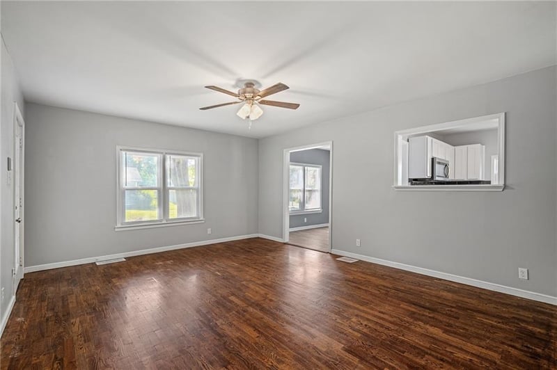 205 Independence St, Pleasant Hill, MO 64080