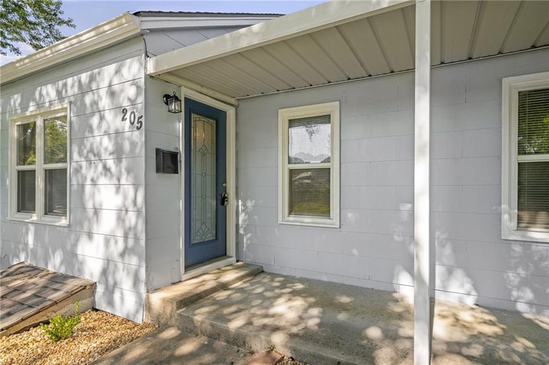 205 Independence St, Pleasant Hill, MO 64080