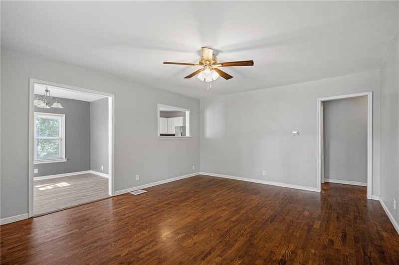 205 Independence St, Pleasant Hill, MO 64080