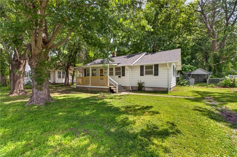 225 Hardy Ave, Independence, MO 64053