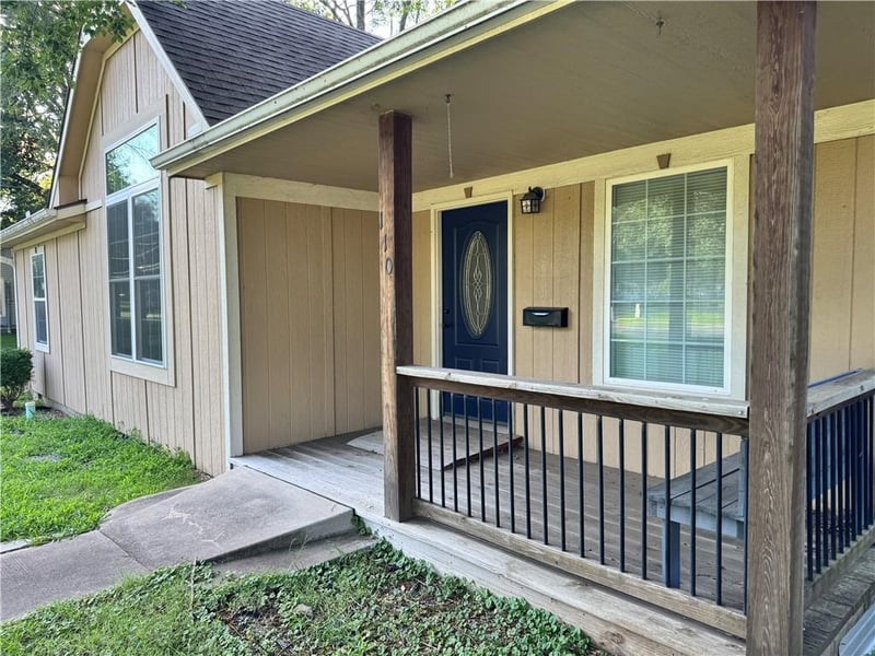 110 Mill St, Butler, MO 64730