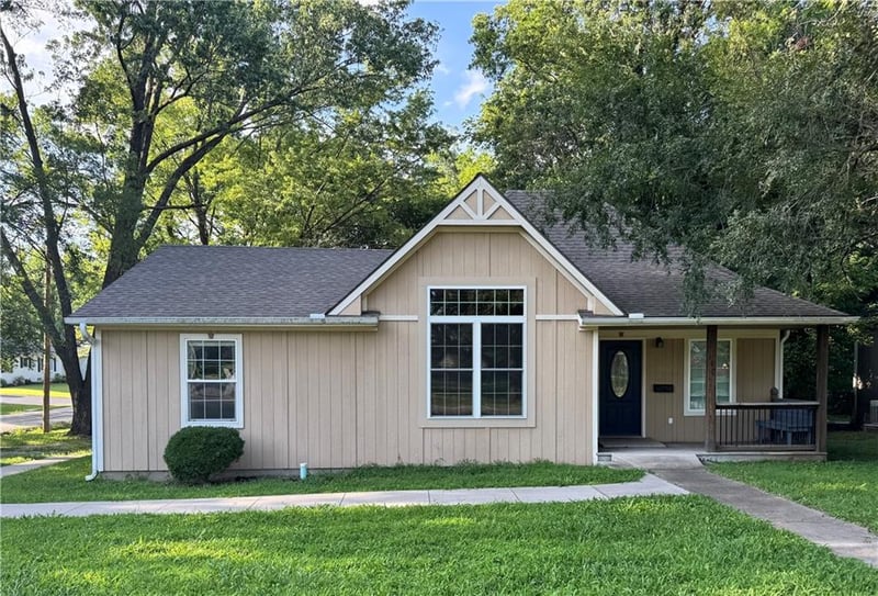 110 Mill St, Butler, MO 64730