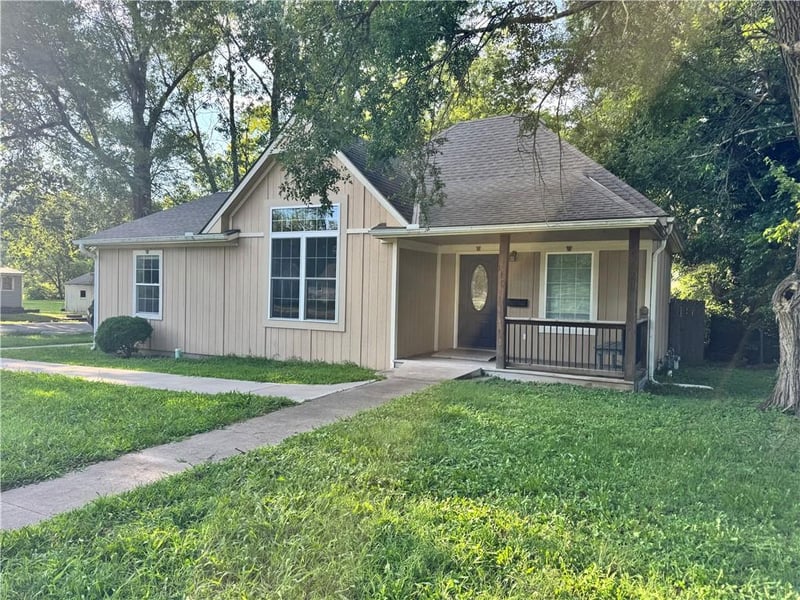 110 Mill St, Butler, MO 64730
