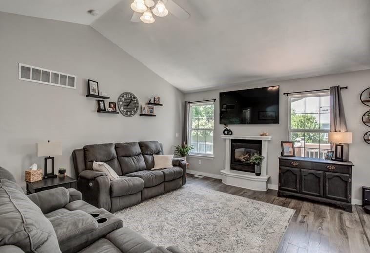 1320 Pin Oak Cir, Ottawa, KS 66067