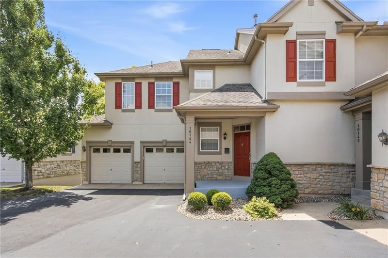 16144 Linden St, Overland Park, KS 66085