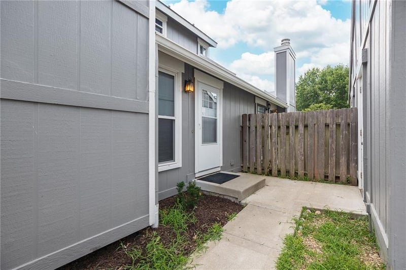 5722 London Ave, Kansas City, MO 64152