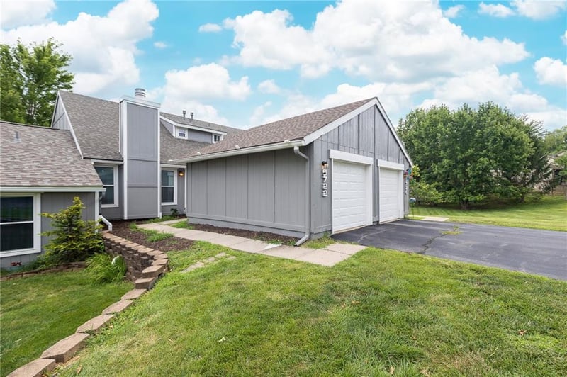5722 London Ave, Kansas City, MO 64152