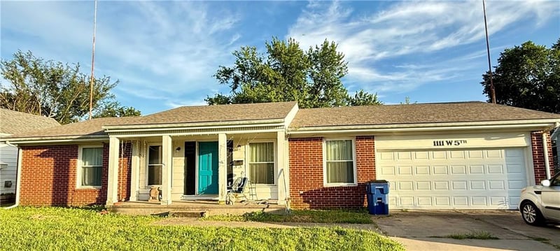 1111 5th St, Coffeyville, KS 67337