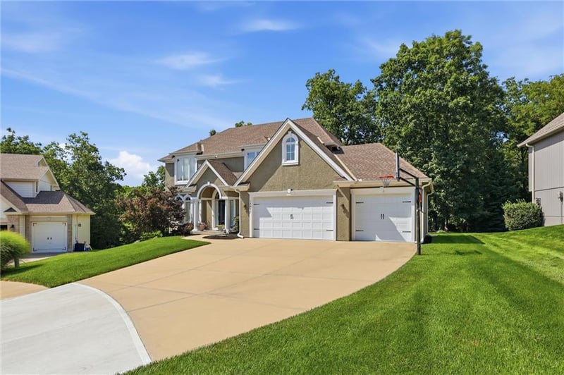 14440 64th Ter, Parkville, MO 64152