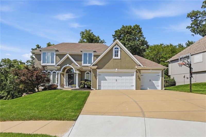 14440 64th Ter, Parkville, MO 64152