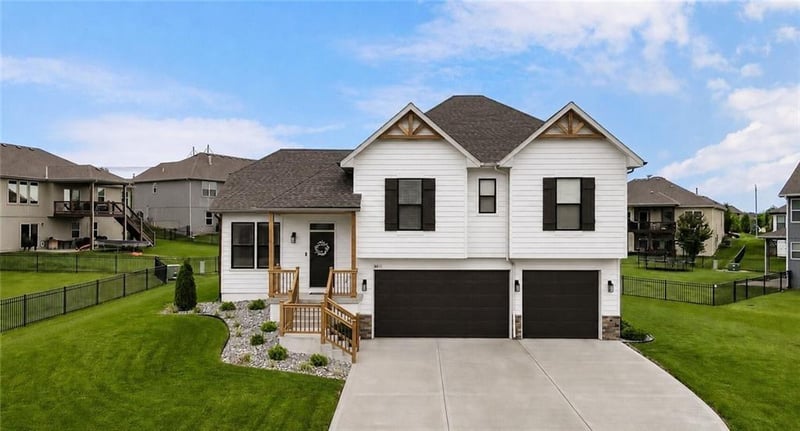 18911 Weaver St, Spring Hill, KS 66083
