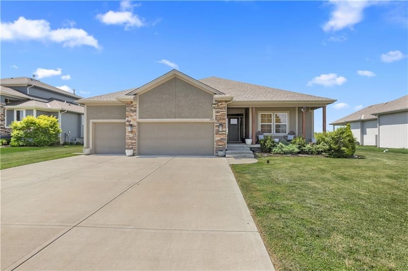 4904 126th St, Kansas City, KS 66109