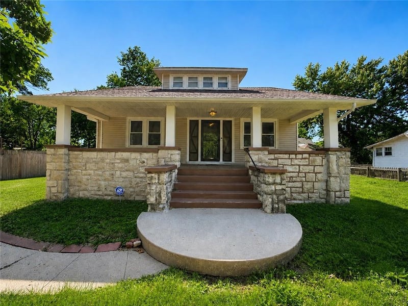 5742 Garnett St, Shawnee, KS 66203