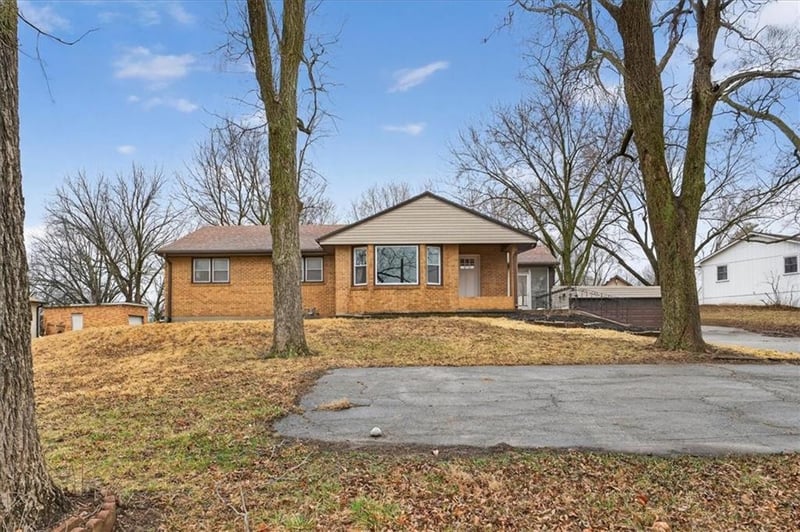 13505 Kentucky Rd, Independence, MO 64050