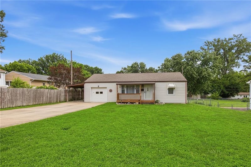 1209 Eugene St, Blue Springs, MO 64015