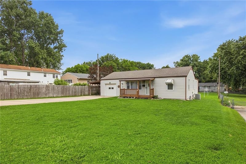 1209 Eugene St, Blue Springs, MO 64015