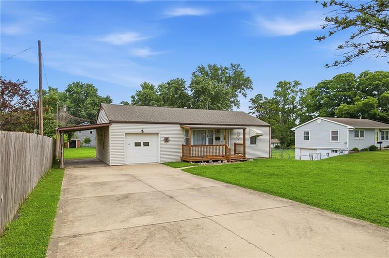 1209 Eugene St, Blue Springs, MO 64015