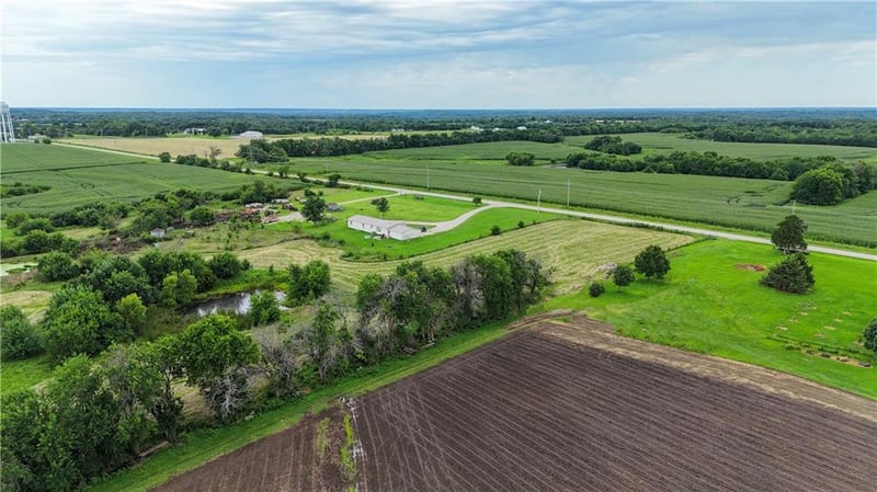 39541 Jingo Rd, Lacygne, KS 66040