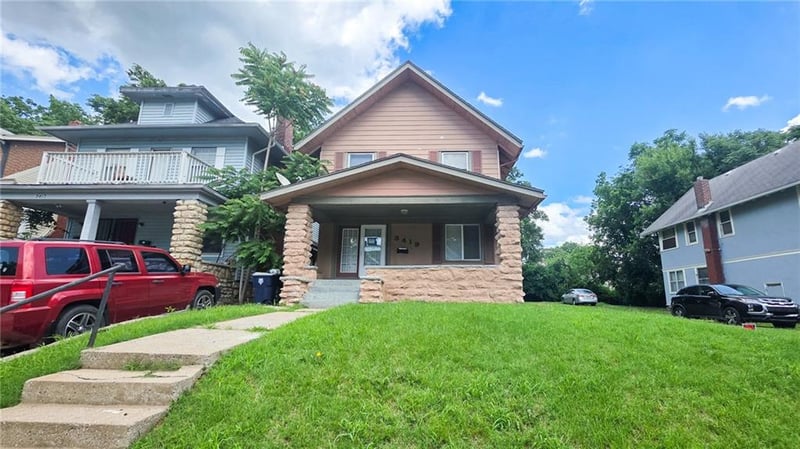 3419 College Ave, Kansas City, MO 64128