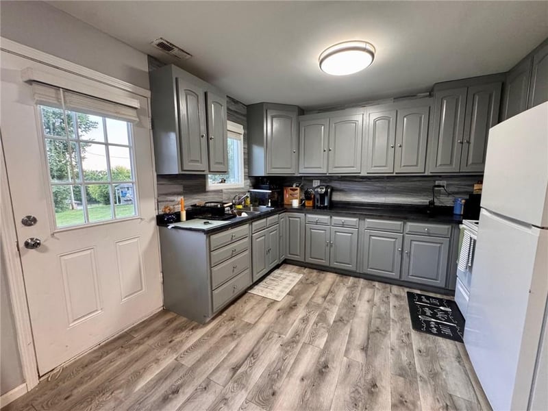 705 Washington St, Oskaloosa, KS 66066