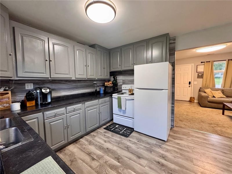 705 Washington St, Oskaloosa, KS 66066