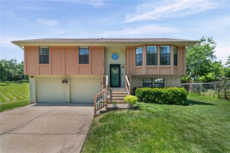 11424 Mcgee St, Kansas City, MO 64155
