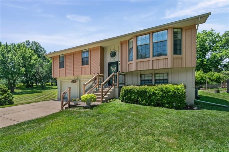 11424 Mcgee St, Kansas City, MO 64155