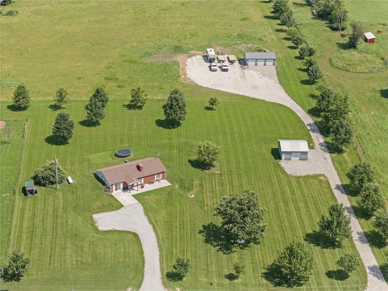 10253 Price Dr, Lawson, MO 64062