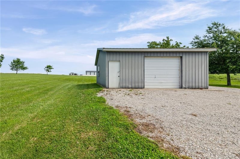 10253 Price Dr, Lawson, MO 64062