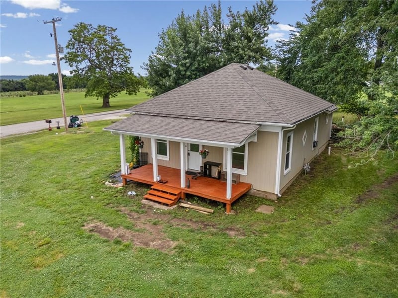 32473 Norton Rd, Garnett, KS 66032