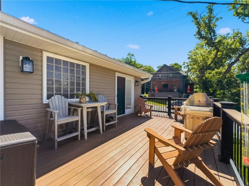 507 Walnut St, Weston, MO 64098