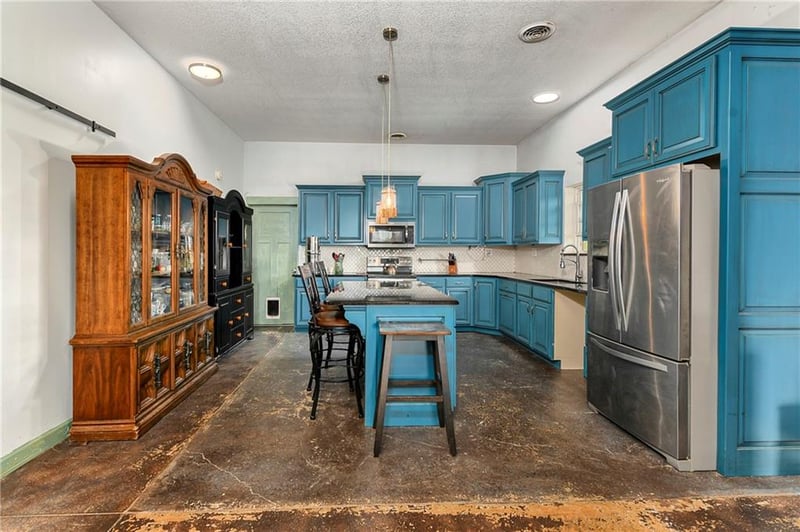17487 Rogers Rd, Atchison, KS 66002