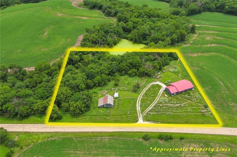 17487 Rogers Rd, Atchison, KS 66002