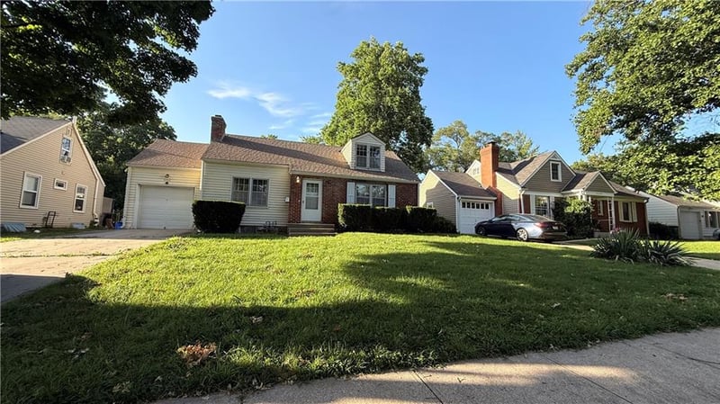 4202 53rd Ter, Roeland Park, KS 66205