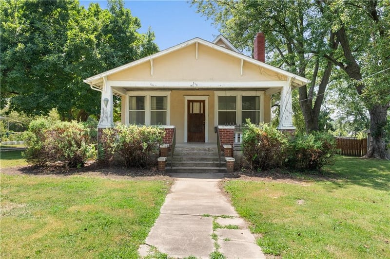 314 Main St, Odessa, MO 64076