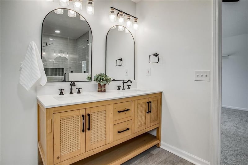 819 Porter Ridge Rd, Kearney, MO 64060