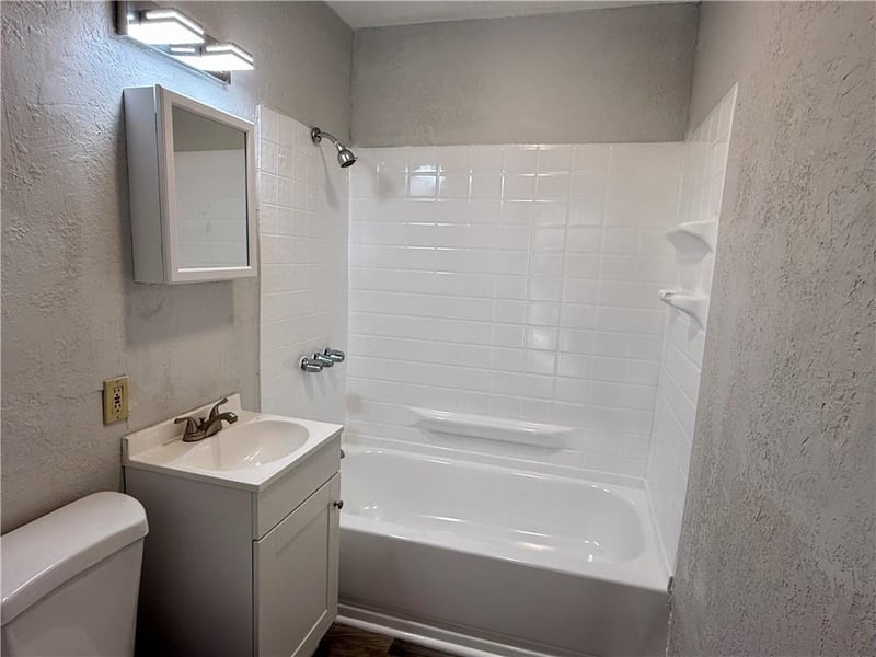 4324 Myrtle Ave, Kansas City, MO 64130