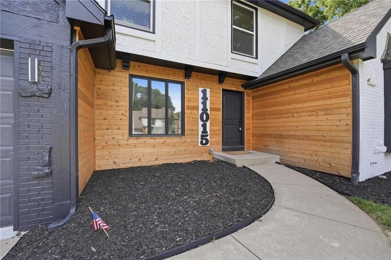 11015 W 120th Ter, Overland Park, KS 66213