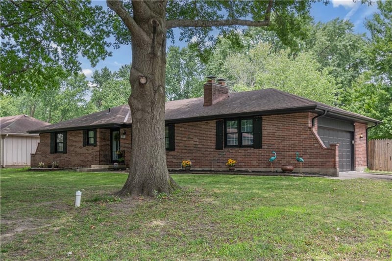 200 20th Ter, Oak Grove, MO 64075