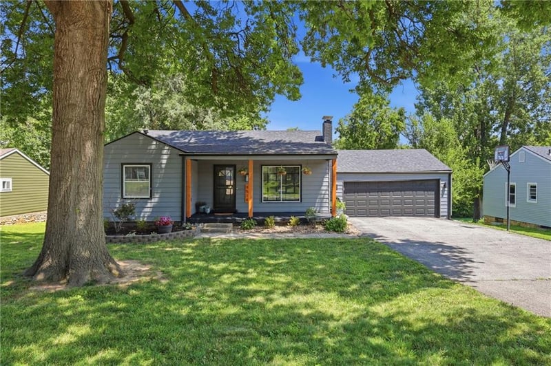 8518 W 56th Ter, Merriam, KS 66202