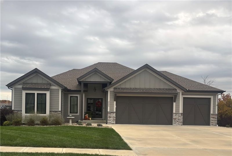 5794 Black Oak Ct, Parkville, MO 64152