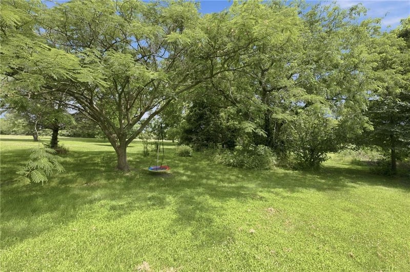 22705 S Abbott Dr, Peculiar, MO 64078