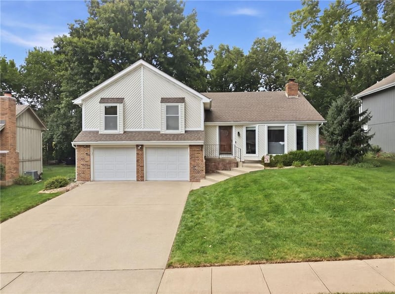 15306 W 121st Ter, Olathe, KS 66062