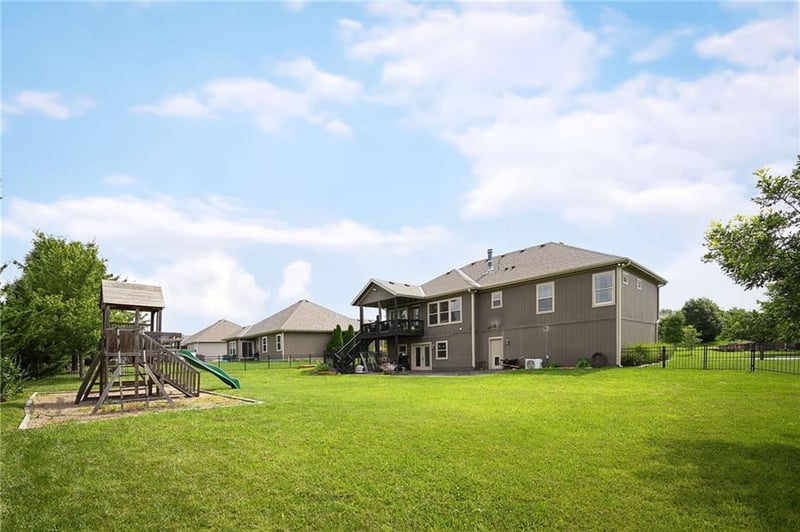 22614 Surrey Ln, Peculiar, MO 64078