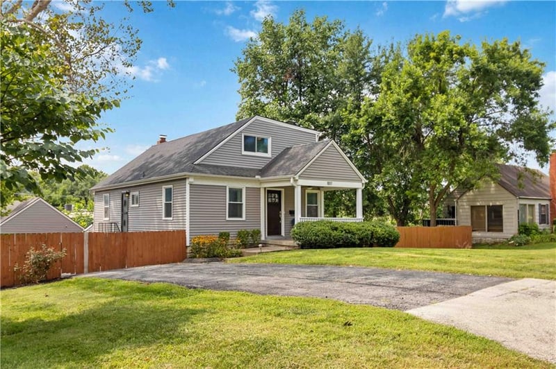1017 84th Ter, Kansas City, MO 64131