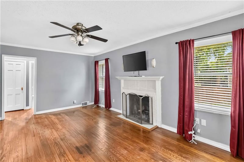 1017 E 84th Ter, Kansas City, MO 64131