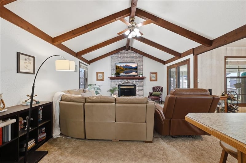 2524 S Whitney Ave, Independence, MO 64057