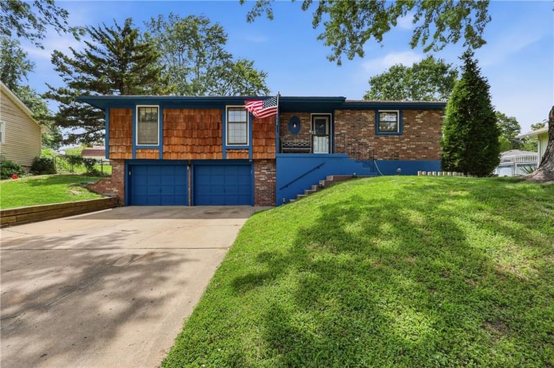 2524 S Whitney Ave, Independence, MO 64057