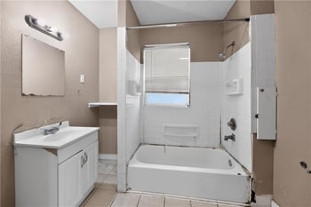 2019 E 35th St, Kansas City, MO 64109