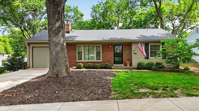 3114 72nd Ter, Prairie Village, KS 66208